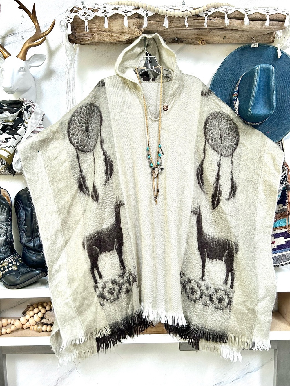 Alpaca dreamcatchers/llamas vintage poncho sweater w cottagecore cabin vibe